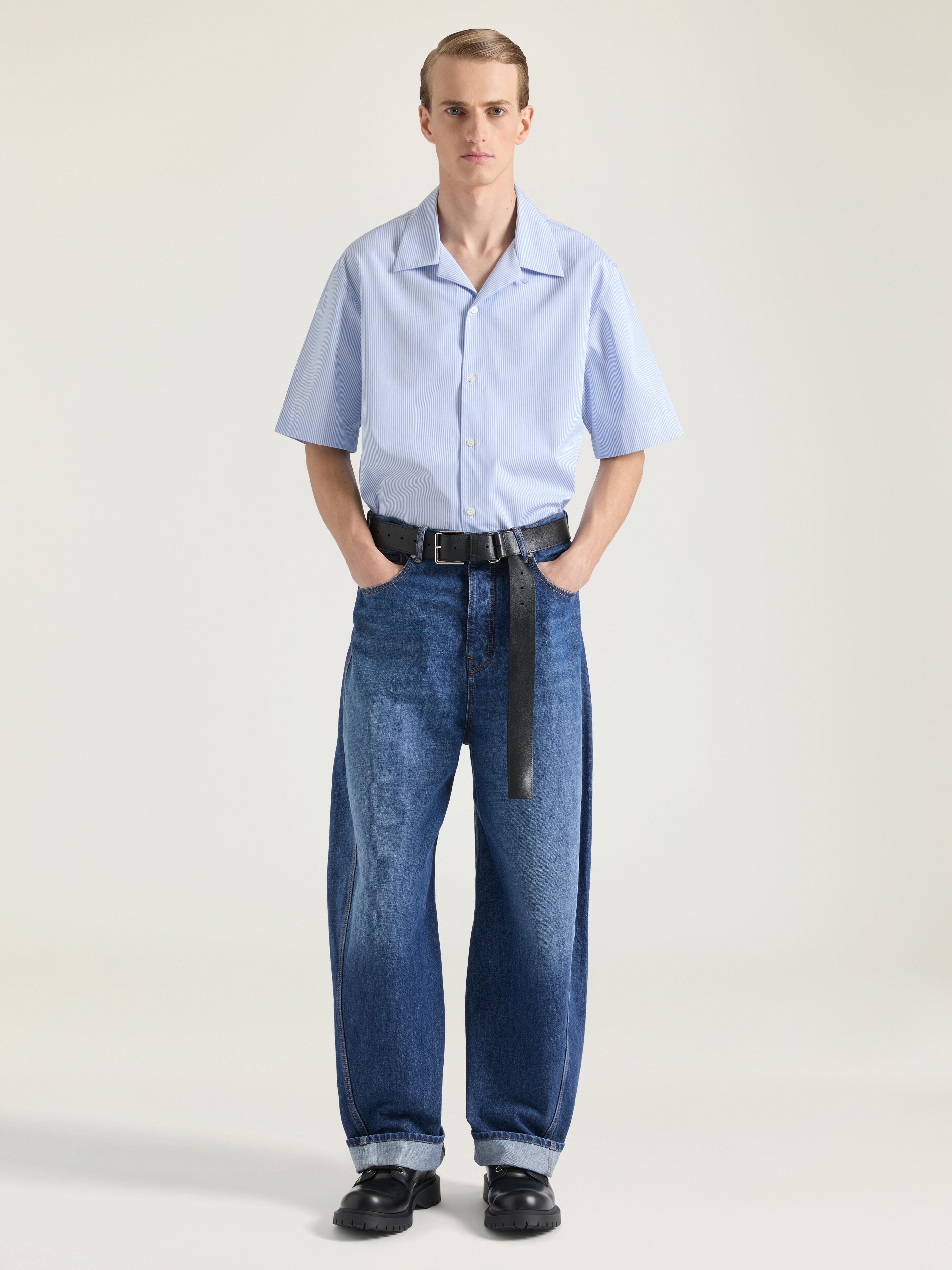 Long belt in grained leather